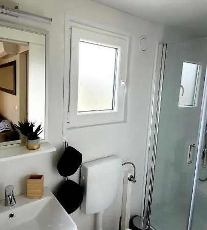 아파트 Mobilehome Elena Premium With Pool, Istria