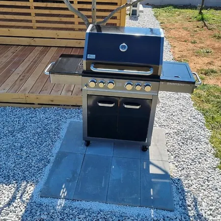아파트 Mobilehome Elena Premium With Pool, Istria 반졸레