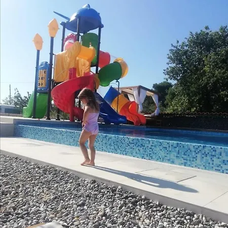Apartment Mobilehome Elena Premium With Pool, Istria